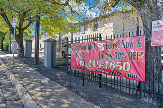 Parker Heights in Austin, TX - Foto de edificio - Building Photo