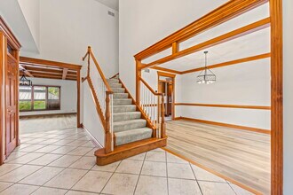 552 Waters Edge Dr in South Elgin, IL - Building Photo - Building Photo