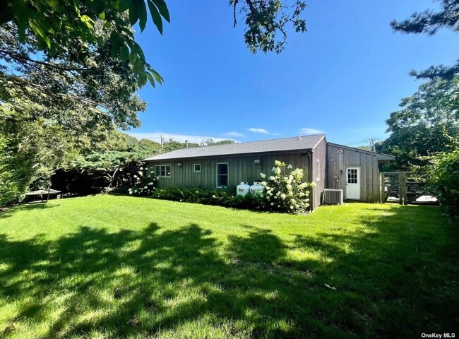 2 Culloden Pl in Montauk, NY - Foto de edificio - Building Photo