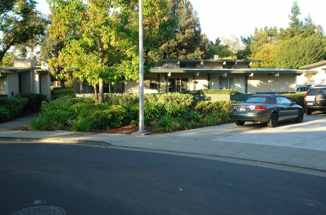 1083 Tanland Dr in Palo Alto, CA - Building Photo - Building Photo