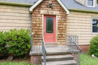114 Eastwood Ave in Swannanoa, NC - Foto de edificio - Building Photo