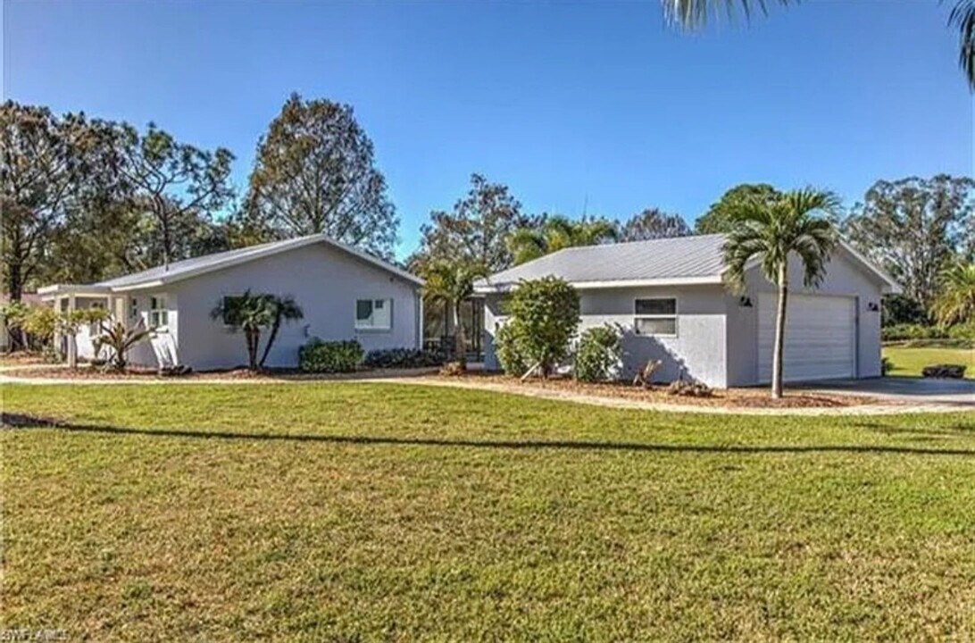 20051 Welborn Rd in North Fort Myers, FL - Building Photo