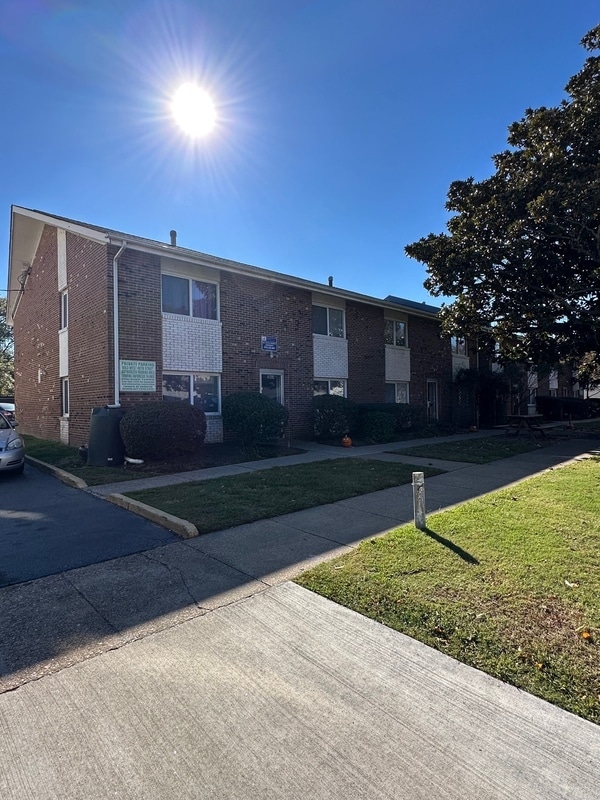 property at 1063 W 48th St