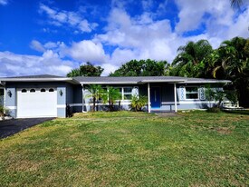 6049 45th Ave N in Kenneth City, FL - Building Photo