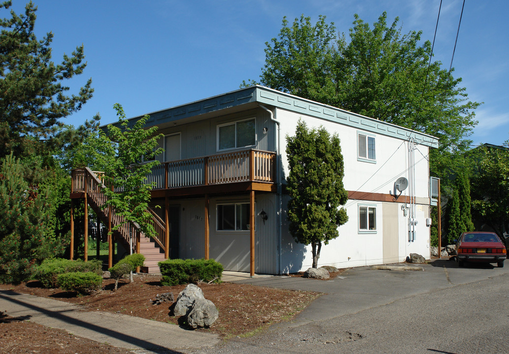 1857-1859 12th Ave in Eugene, OR - Building Photo