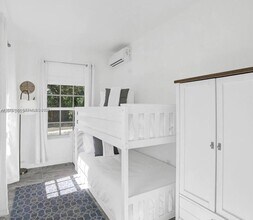2501 NE 181st St in Miami, FL - Building Photo - Building Photo