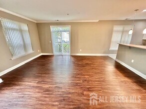 6203 Fernandez Ct in Sayreville, NJ - Building Photo - Building Photo