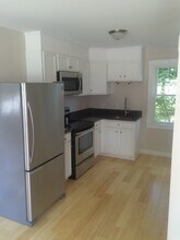15 Crescent St in Derry, NH - Building Photo - Building Photo