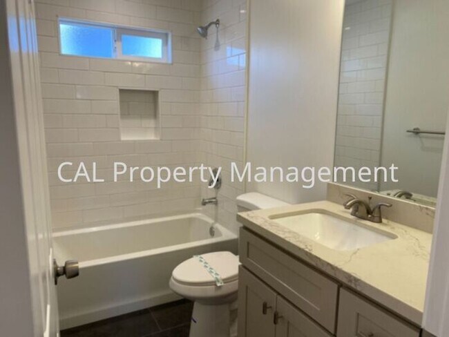 305 Short Alley in Hollister, CA - Building Photo - Building Photo