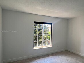 4810 NW 79th Ave in Doral, FL - Building Photo - Building Photo