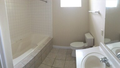 973 Windsor St, Unit 971-A Ground Floor in Cincinnati, OH - Foto de edificio - Building Photo