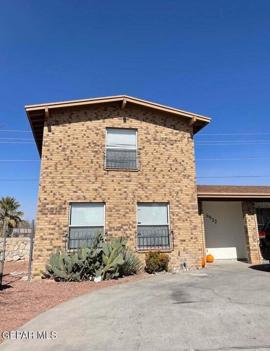 6932 Escondido Dr in El Paso, TX - Building Photo