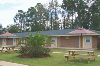 Forest Haven Apartments in Ozark, AL - Foto de edificio - Building Photo