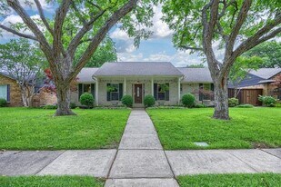 1404 Seminole Dr in Richardson, TX - Building Photo