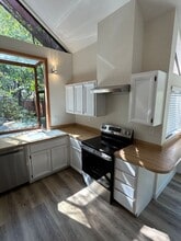 226 Jason Way in Mountain View, CA - Building Photo - Building Photo
