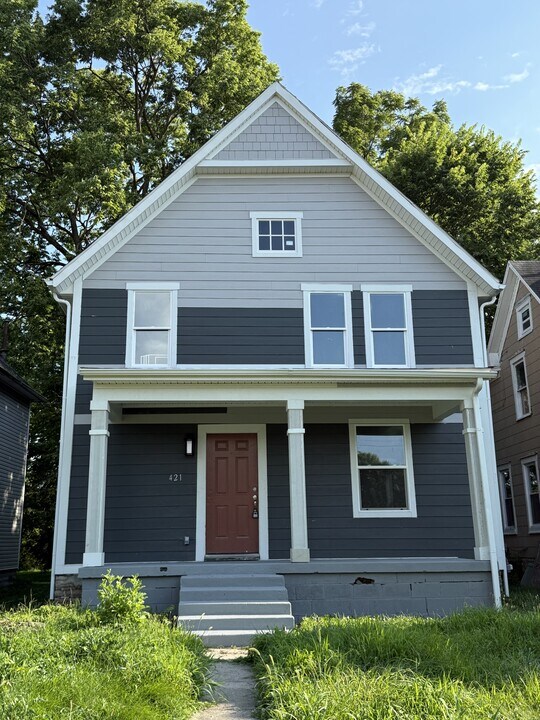 421 Catherine St in Springfield, OH - Foto de edificio