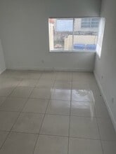 1220 Marseille Dr in Miami Beach, FL - Building Photo - Building Photo