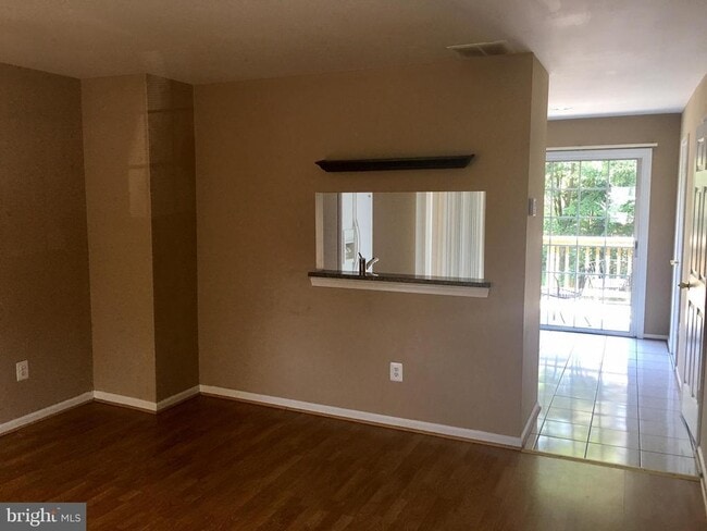 14746 Green Park Way in Centreville, VA - Building Photo - Building Photo