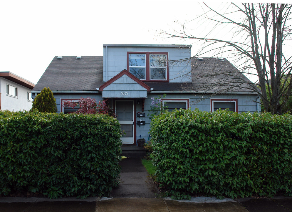 1671 Mill St in Eugene, OR - Building Photo