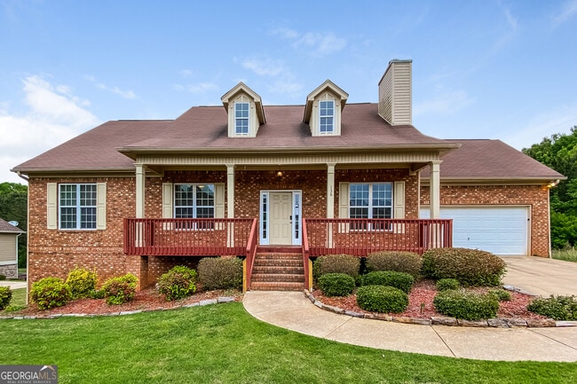 136 Lawrence Dr