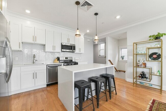 236 Lexington St in Boston, MA - Building Photo - Building Photo