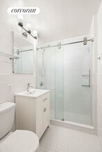 25 W 13th St in New York, NY - Building Photo - Building Photo