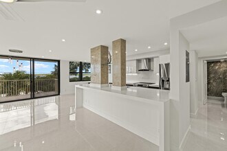 5480 N Ocean Dr in West Palm Beach, FL - Building Photo - Building Photo