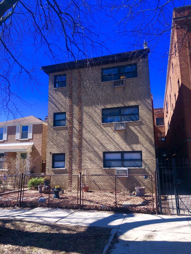 5726 N Hermitage Ave in Chicago, IL - Building Photo - Building Photo