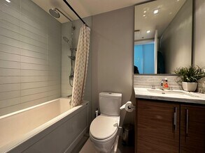 111 13th St E in North Vancouver, BC - Building Photo - Building Photo