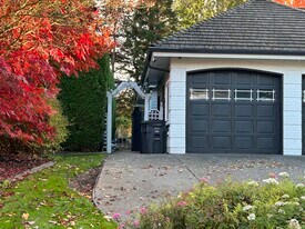 16077 Morgan Creek Cres in Surrey, BC - Building Photo