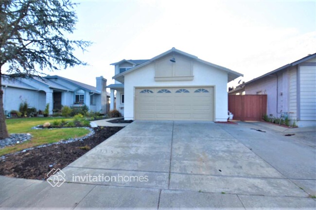 1070 Silk Oak Dr in Suisun City, CA - Building Photo - Building Photo
