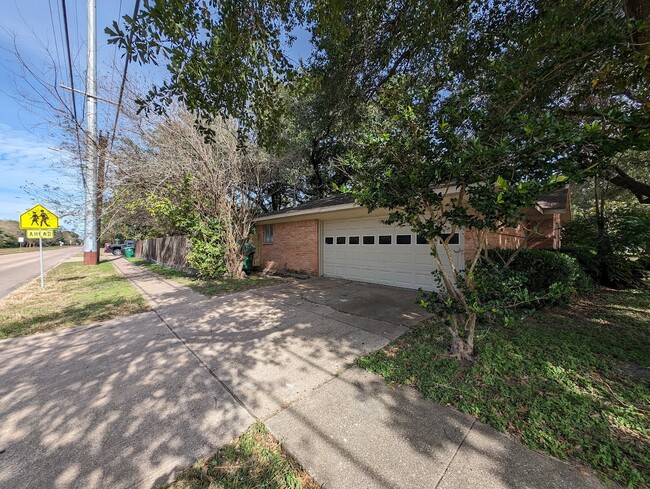 5478 Birdwood Rd in Houston, TX - Building Photo - Building Photo