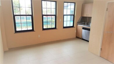 844 5th Ave S in St. Petersburg, FL - Building Photo - Building Photo