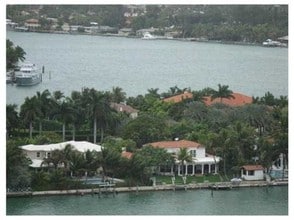 6515 COLLINS Av-Unit -1810 in Miami Beach, FL - Building Photo - Building Photo
