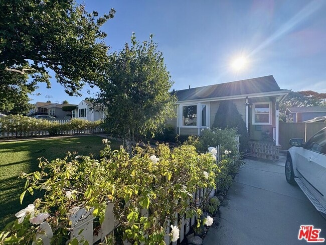 property at 2417 Andreo Ave