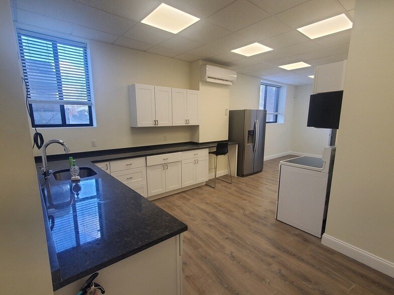 276 Adams St, Unit 1 in Boston, MA - Building Photo
