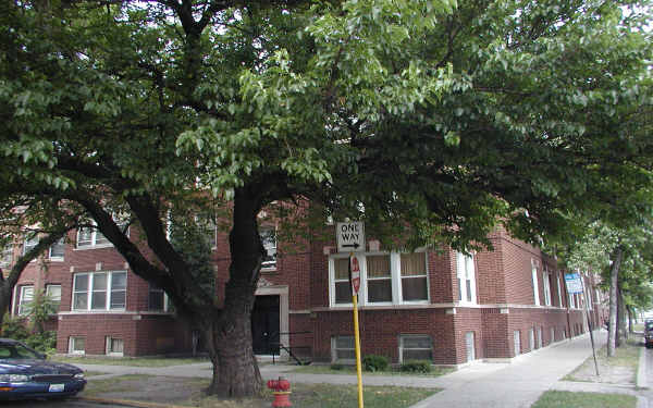 6657 Minerva in Chicago, IL - Foto de edificio