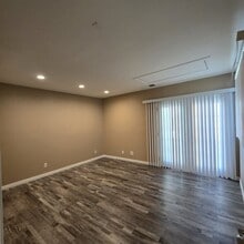 13227 Raven St in Sylmar, CA - Foto de edificio - Building Photo