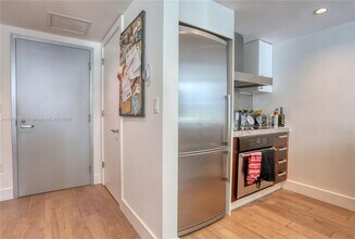 720 NE 62nd St in Miami, FL - Foto de edificio - Building Photo