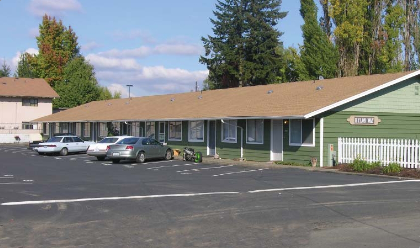 Hylon Apartments East in Vancouver, WA - Building Photo