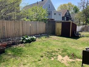 73 Lowell St in Somerville, MA - Building Photo - Building Photo