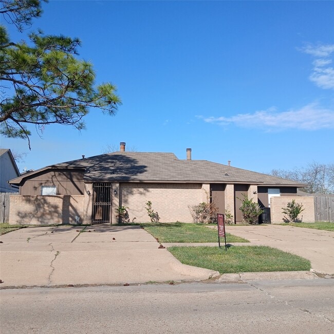 property at 5434 Parkridge Dr