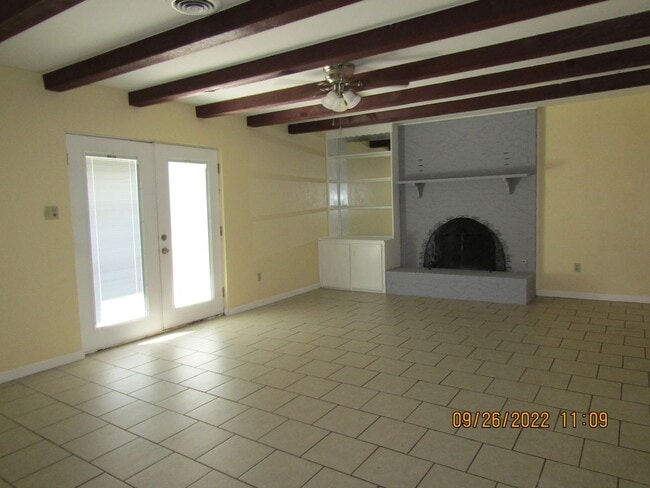 5702 NW Cedarwood Dr in Lawton, OK - Building Photo - Building Photo