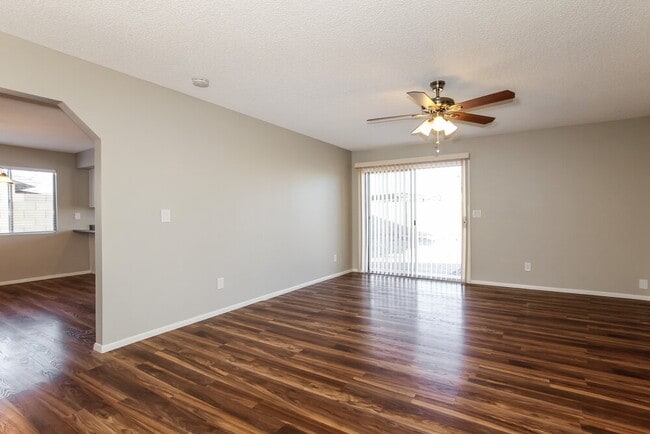 7102 W Palo Verde Ave in Peoria, AZ - Building Photo - Building Photo