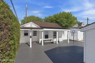 206 16th Ave in Belmar, NJ - Building Photo - Building Photo