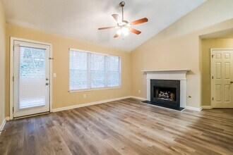 2419 Serenity Way NW in Acworth, GA - Foto de edificio - Building Photo