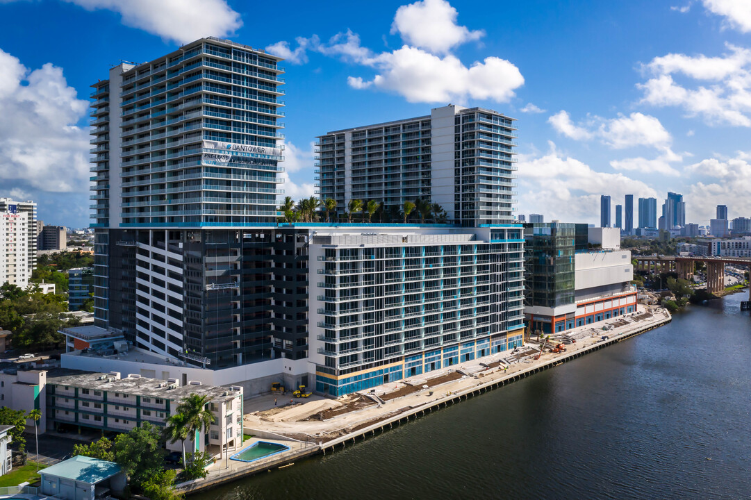 Lantower River Landing in Miami, FL - Foto de edificio