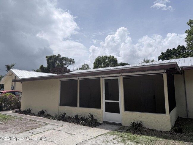 property at 1153 Carlton Dr