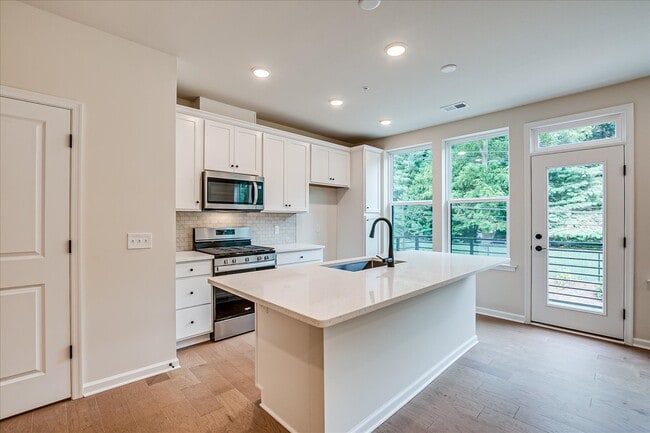 624 Sadie Cir, Unit 624