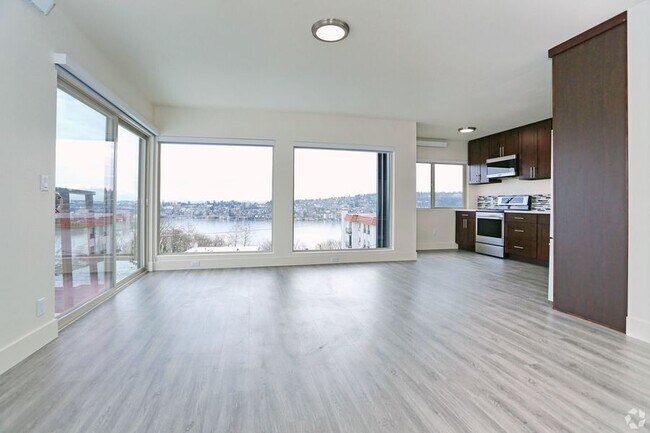 2468 6th Ave N in Seattle, WA - Building Photo - Building Photo